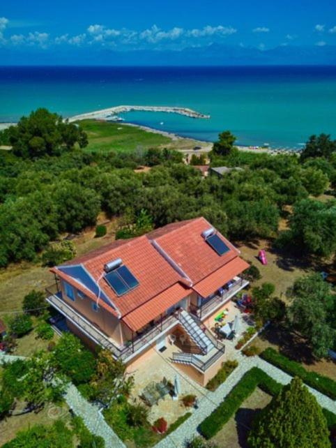 Maria'S Paradise Astrakeri Екстериор снимка